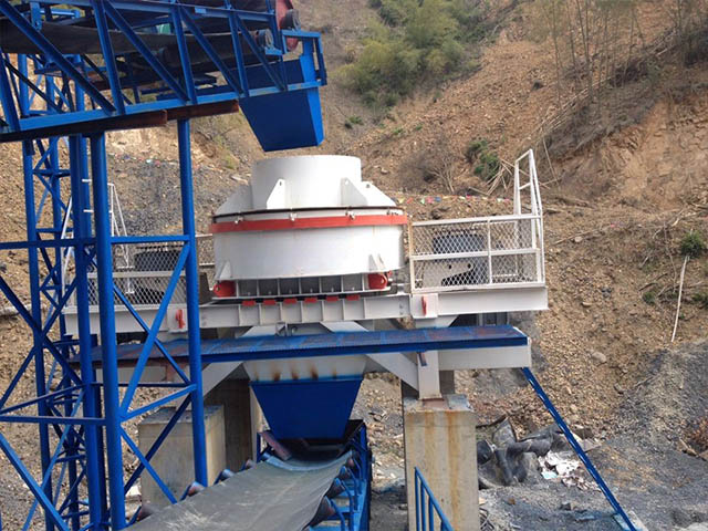 秦皇島建筑垃圾粉碎機使用現(xiàn)場